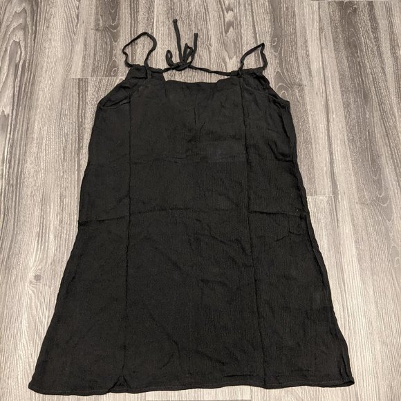 Oak + Fort Crinkle Spaghetti Strap Dress